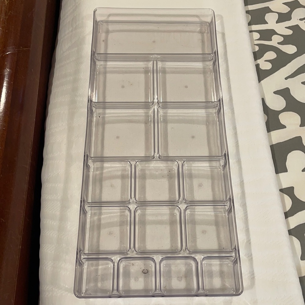 Makeup or jewelry organizer
